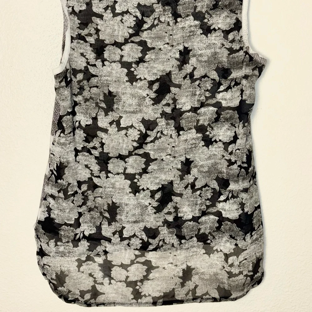 Cabi #3057 Tango Floral Drape Tank black,white,gray floral Woman's Size Medium - Picture 11 of 16